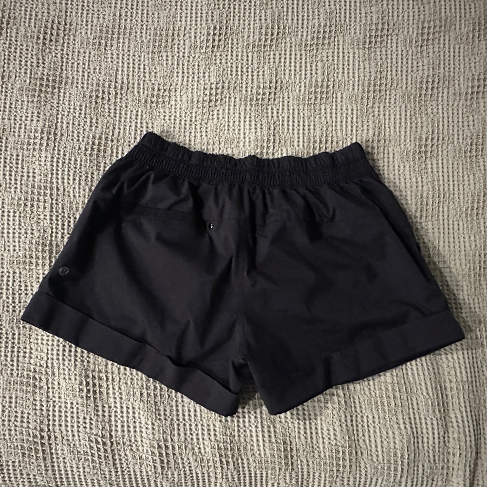 Black Lululemon short sz. 8